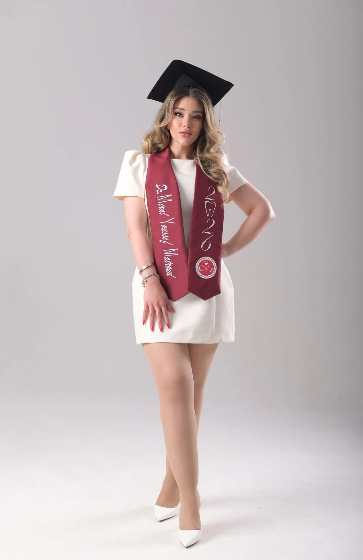 გამოსაშვები ფოტოსესია სტუდიაში თბილისში — graduation